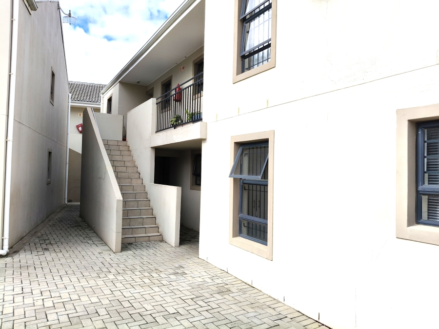 2 Bedroom Property for Sale in Fairview Golf Estate Western Cape